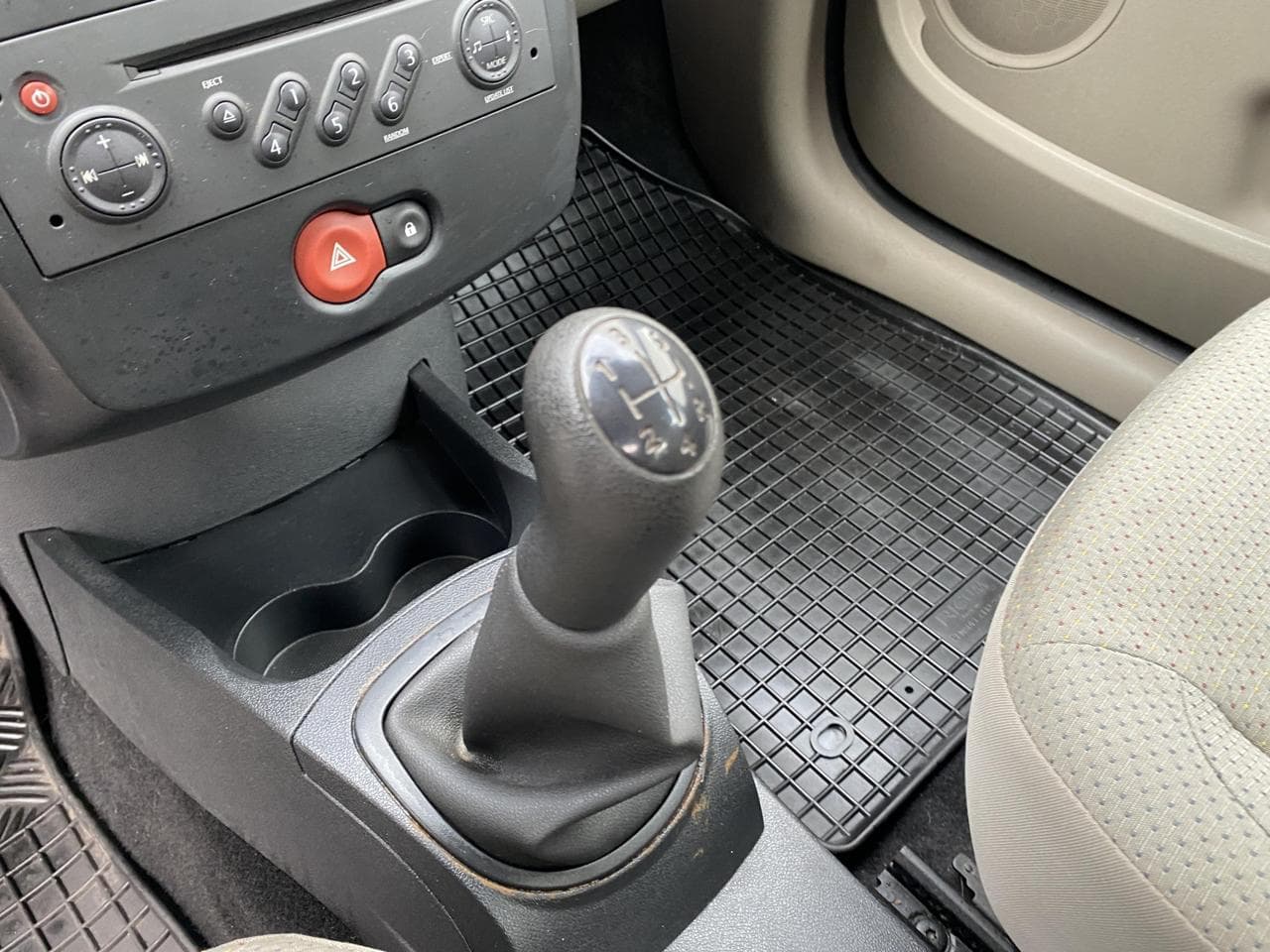 2006 Renault CLIO - 15