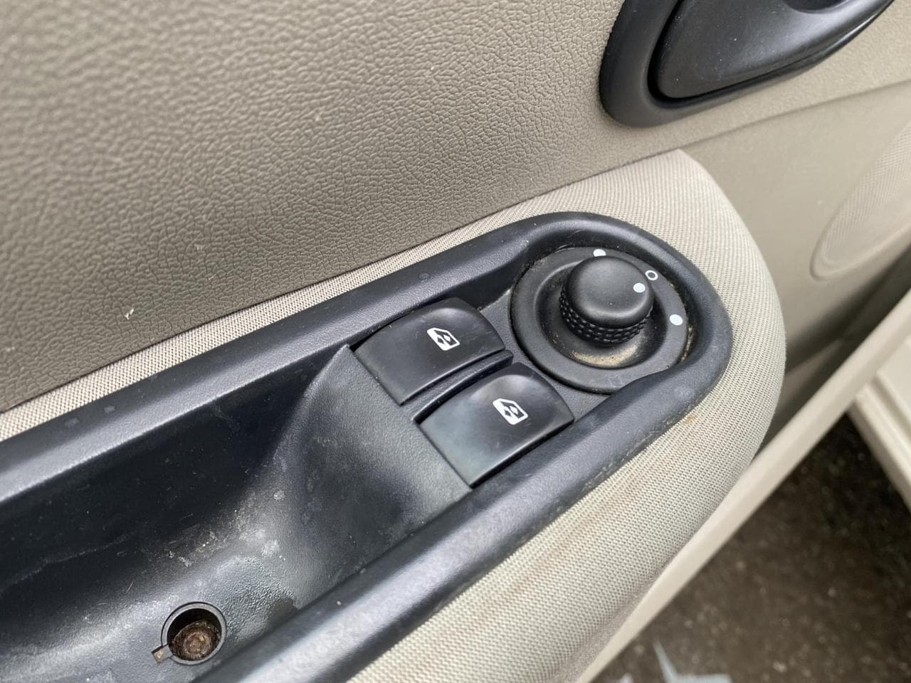 2006 Renault CLIO - 13