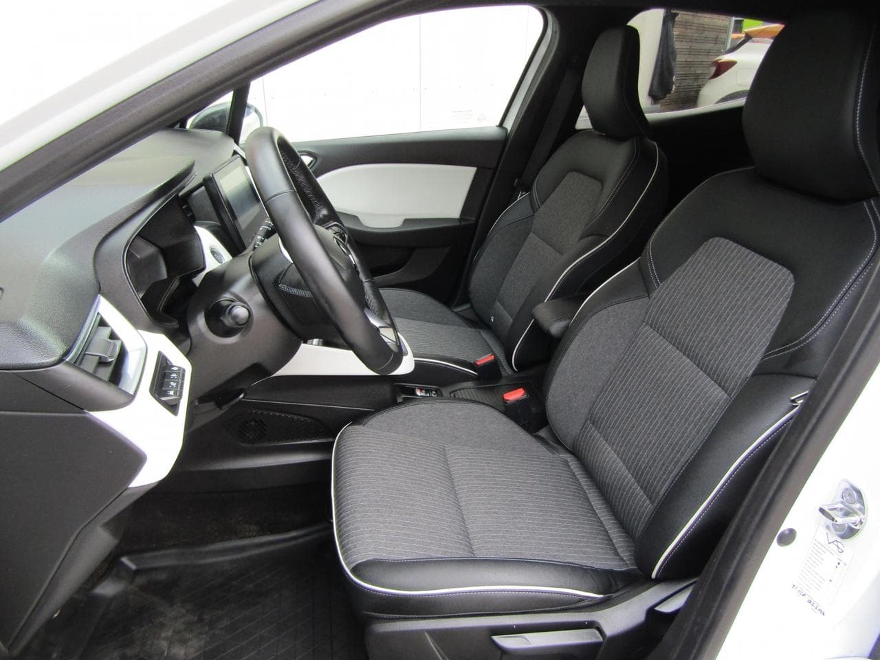 2023 Renault Clio - 9