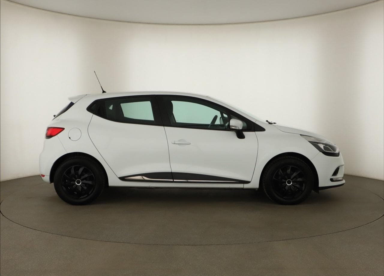 2019 Renault Clio - 8