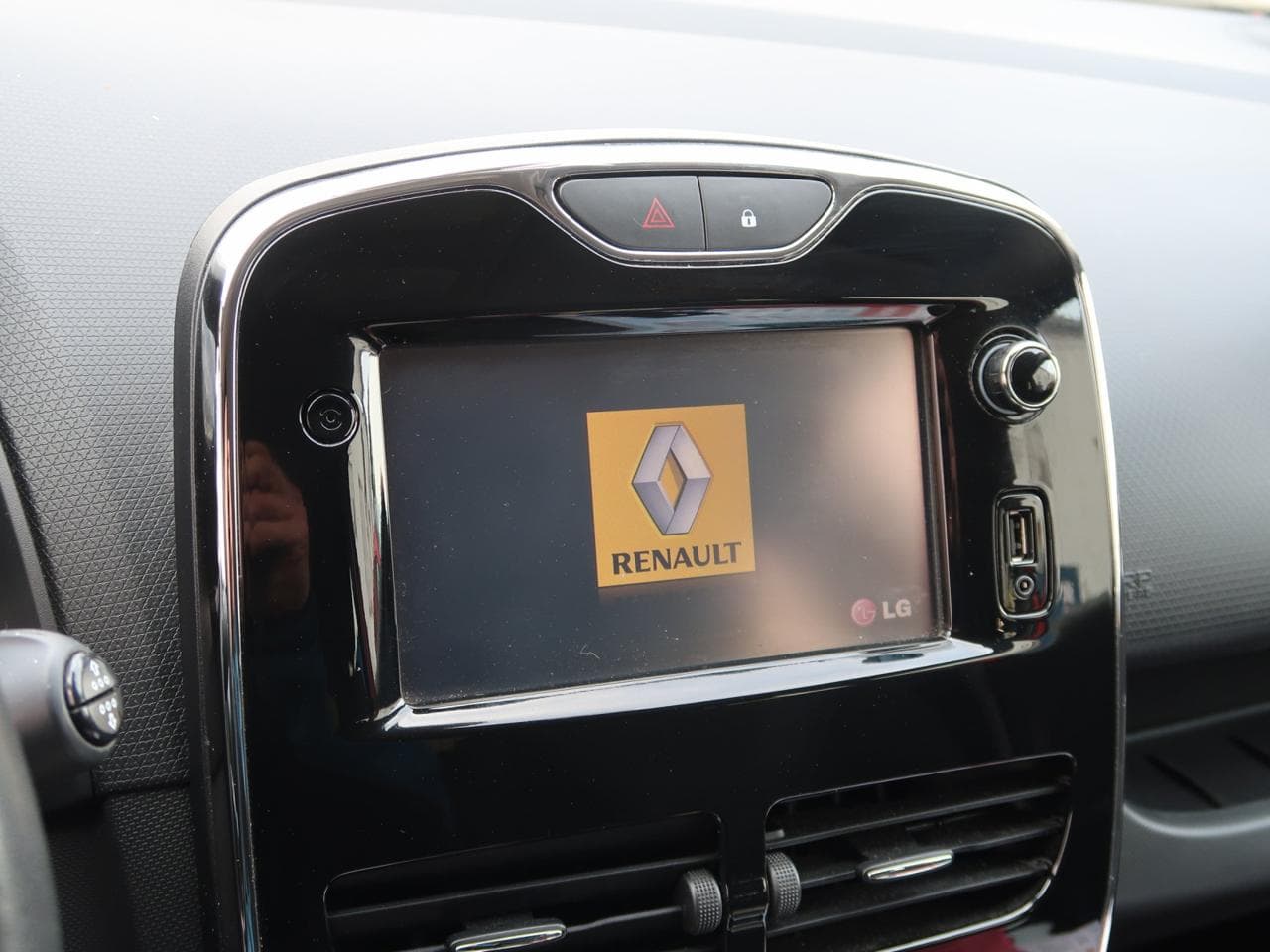 2014 Renault Clio - 19