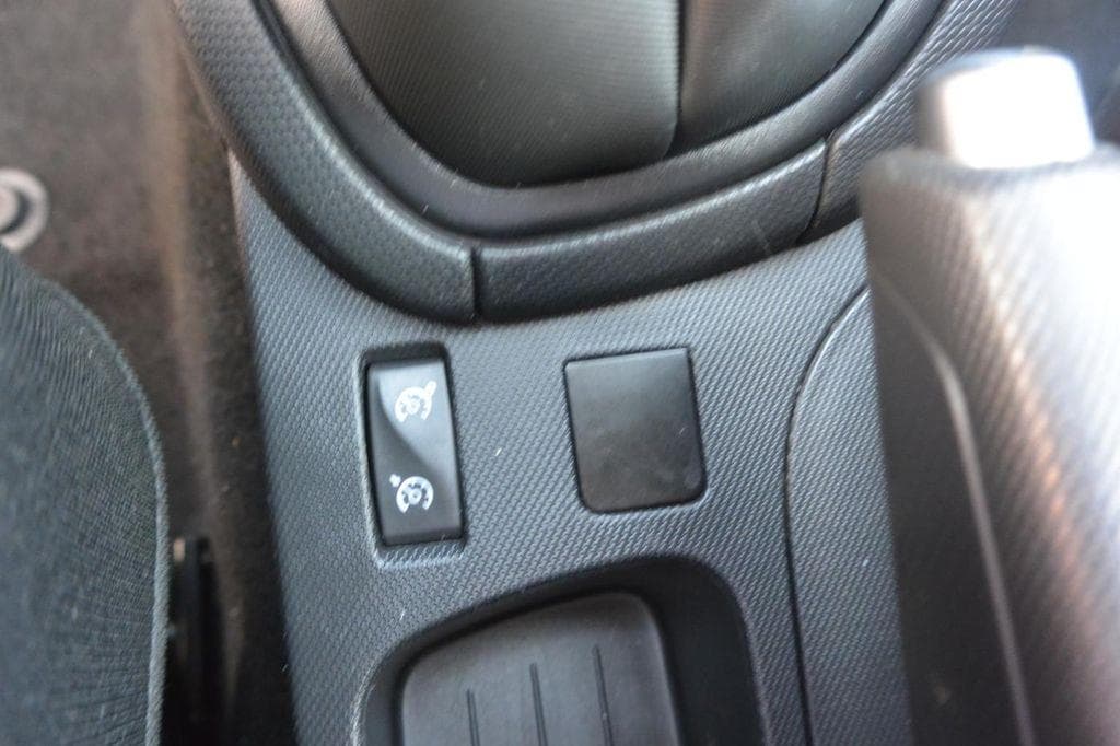 2015 Renault Clio - 15