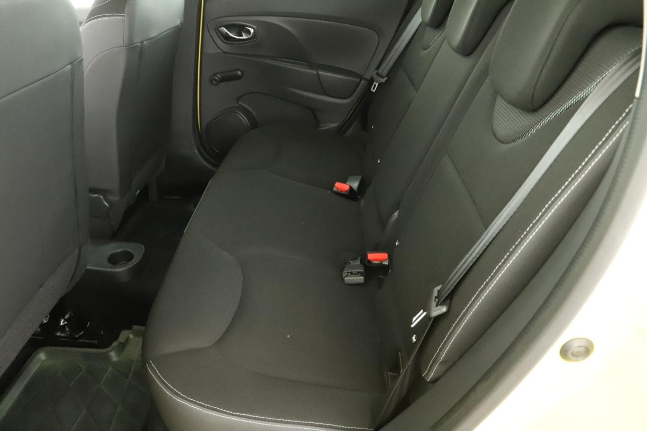 2013 Renault Clio - 23