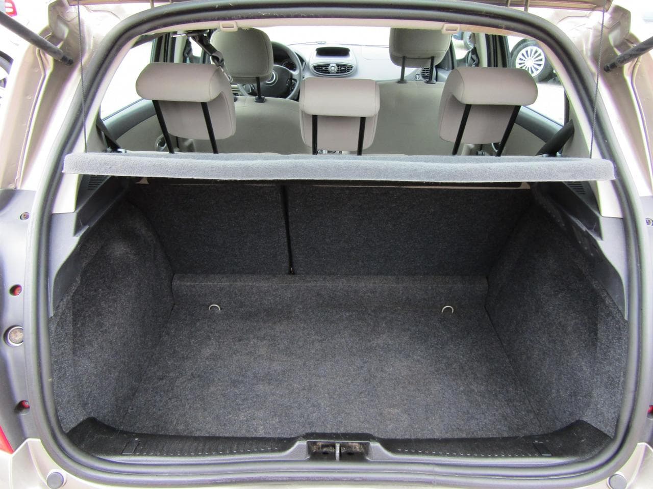 2008 Renault Clio - 13