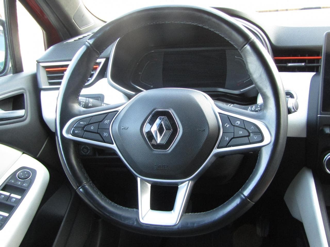 2019 Renault Clio - 23