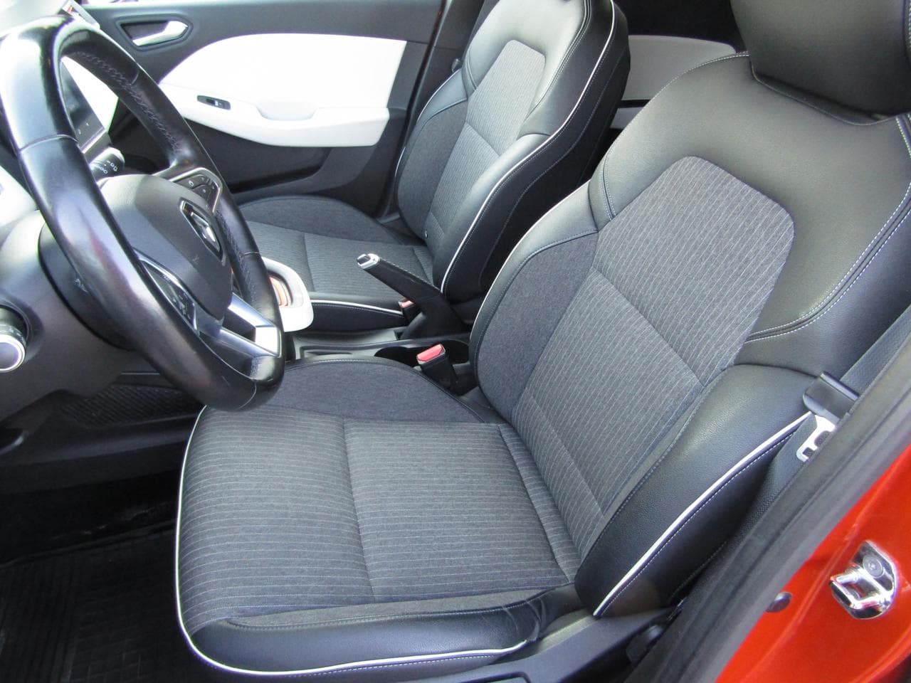 2019 Renault Clio - 17