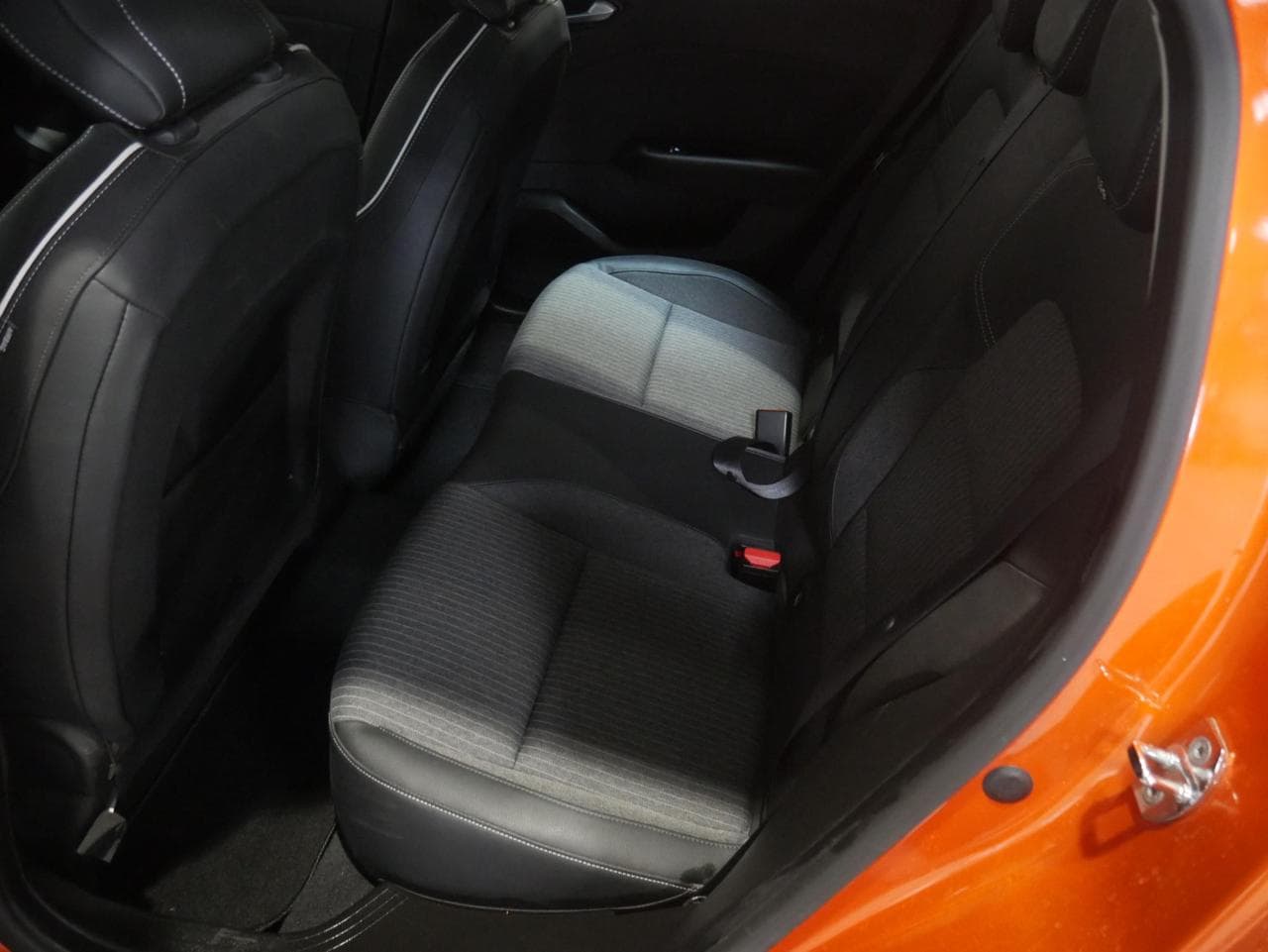 2020 Renault Clio - 19