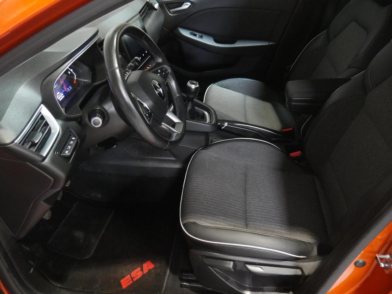 2020 Renault Clio - 17