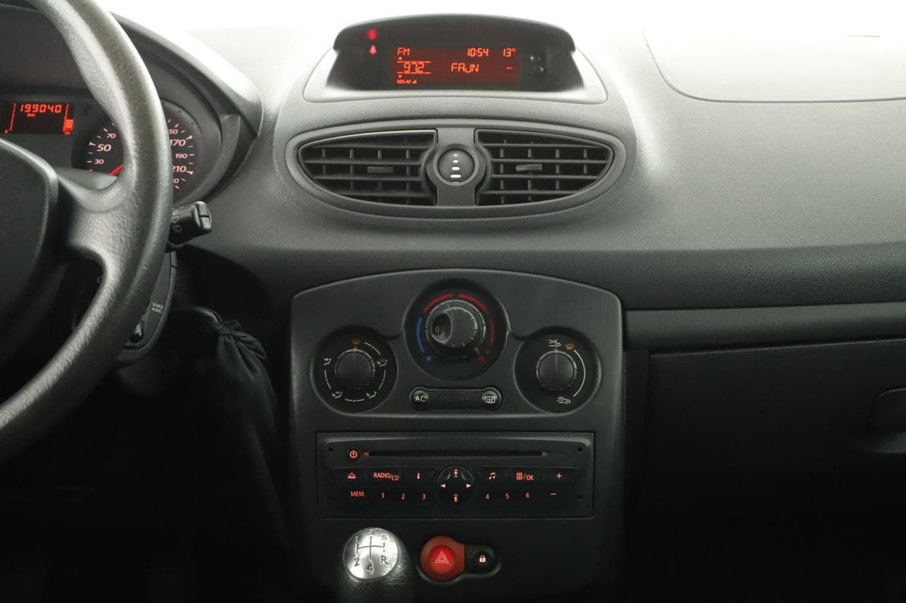 2013 Renault Clio - 29