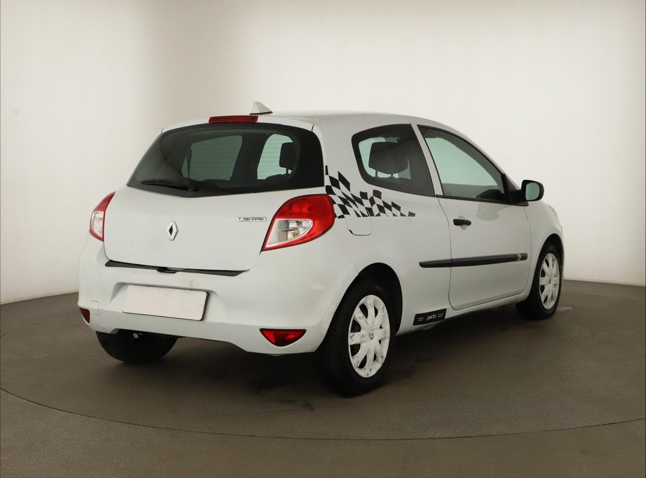2013 Renault Clio - 13