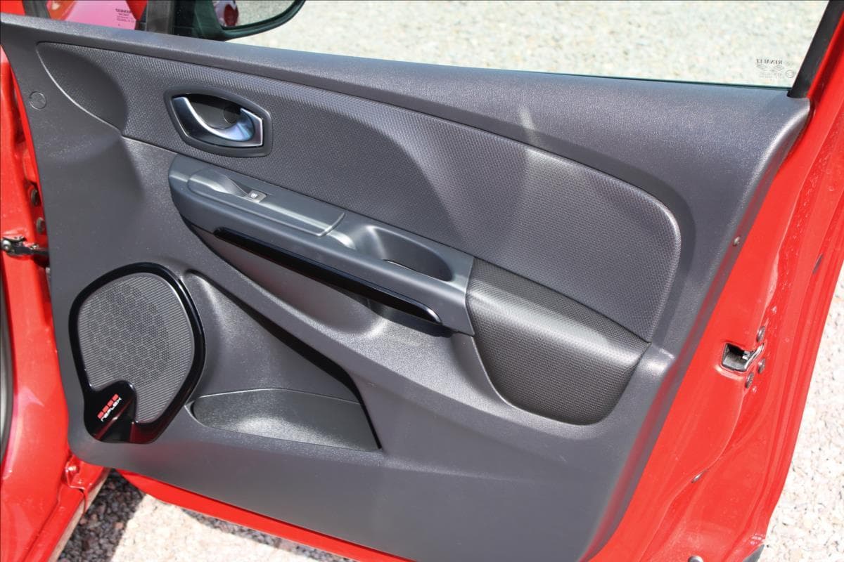 2015 Renault CLIO - 33