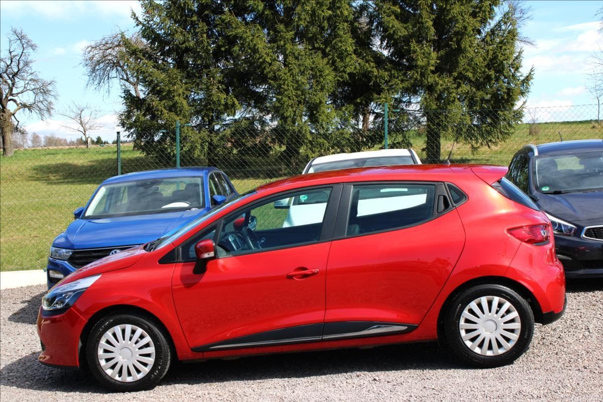2015 Renault CLIO - 11