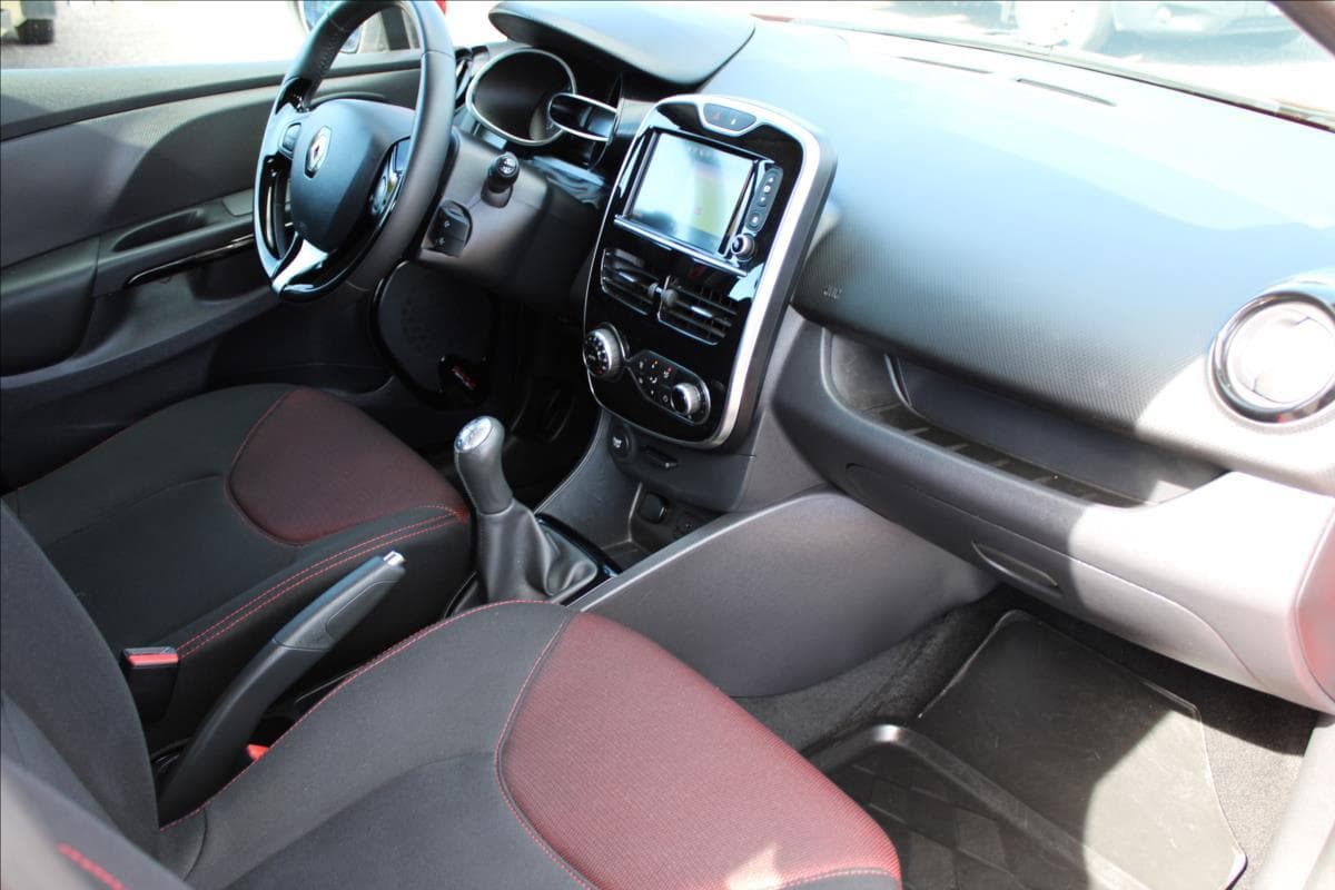2015 Renault CLIO - 29