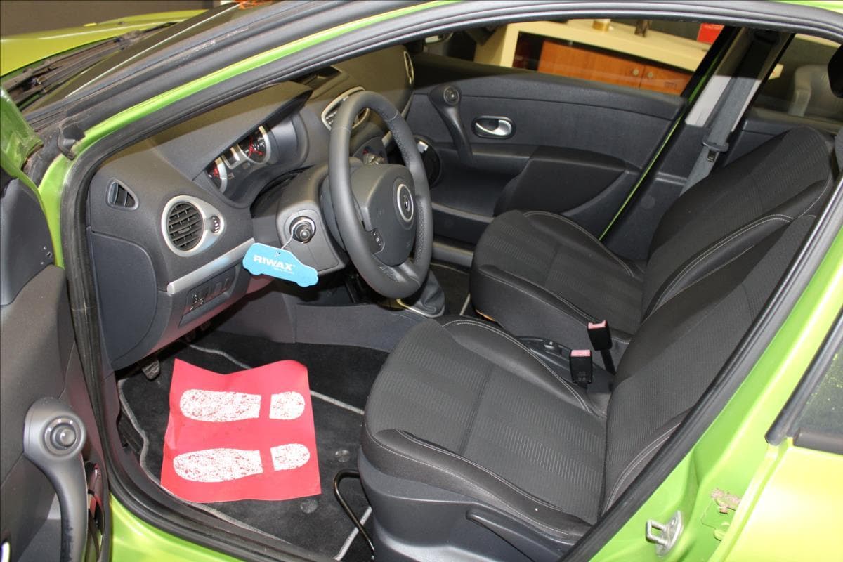 2009 Renault CLIO - 9