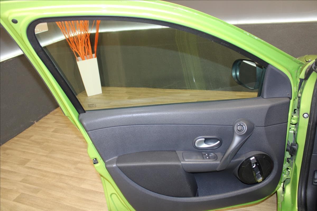 2009 Renault CLIO - 10