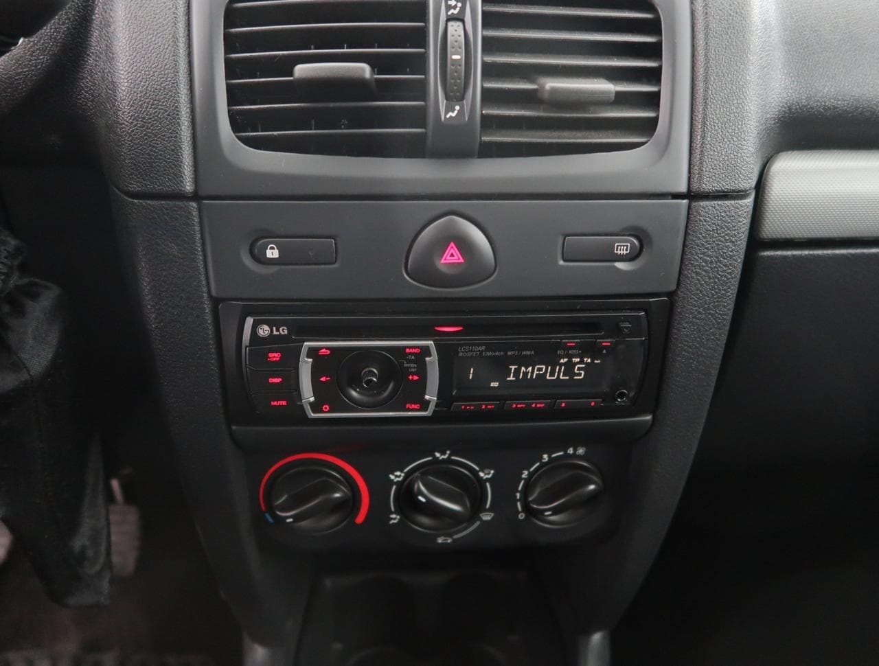 2009 Renault CLIO - 32