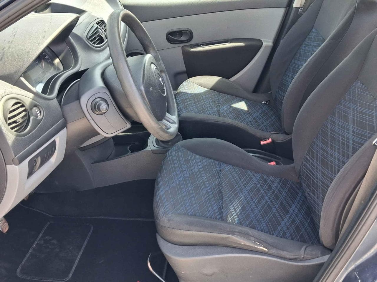 2006 Renault CLIO - 9