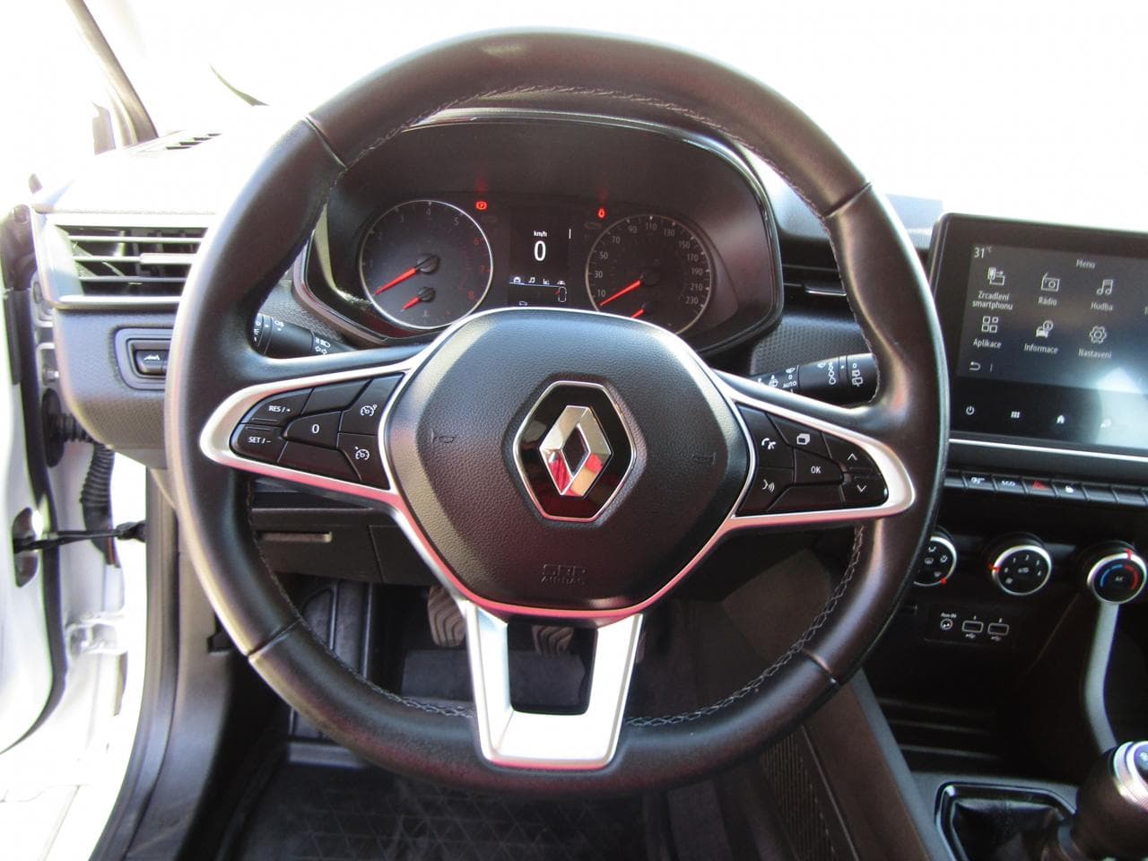 2022 Renault CLIO - 18