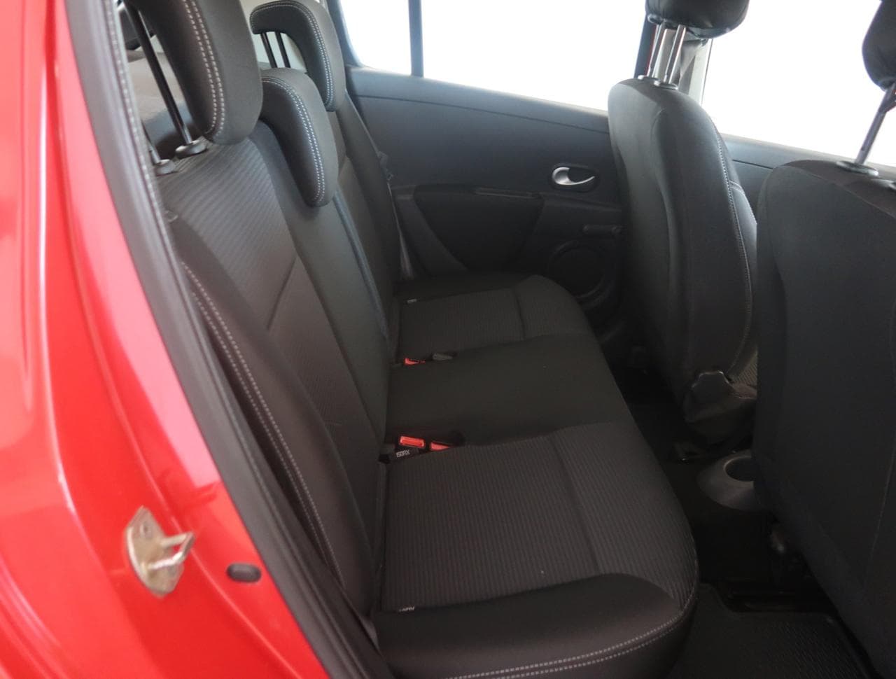 2013 Renault CLIO - 13