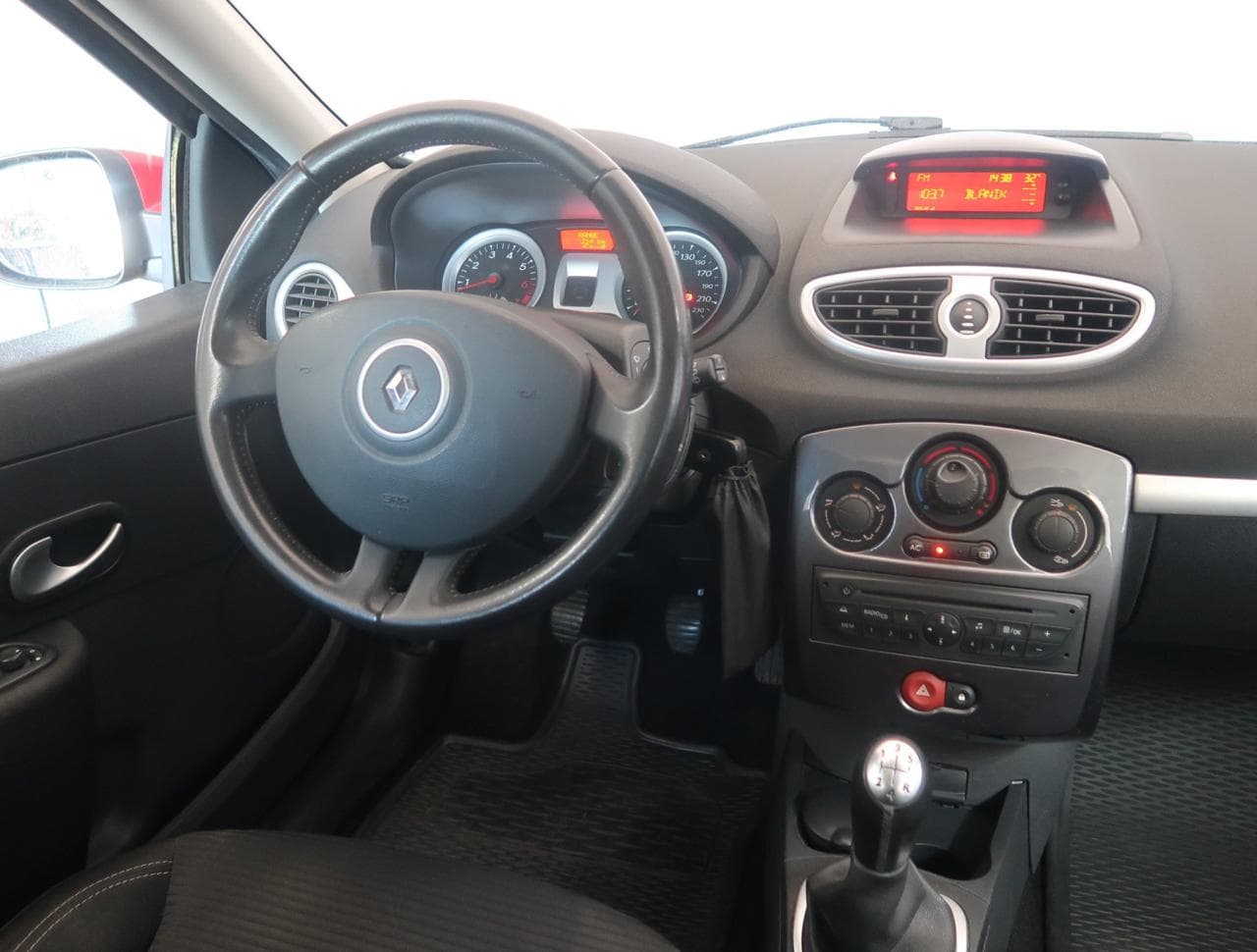 2013 Renault CLIO - 9