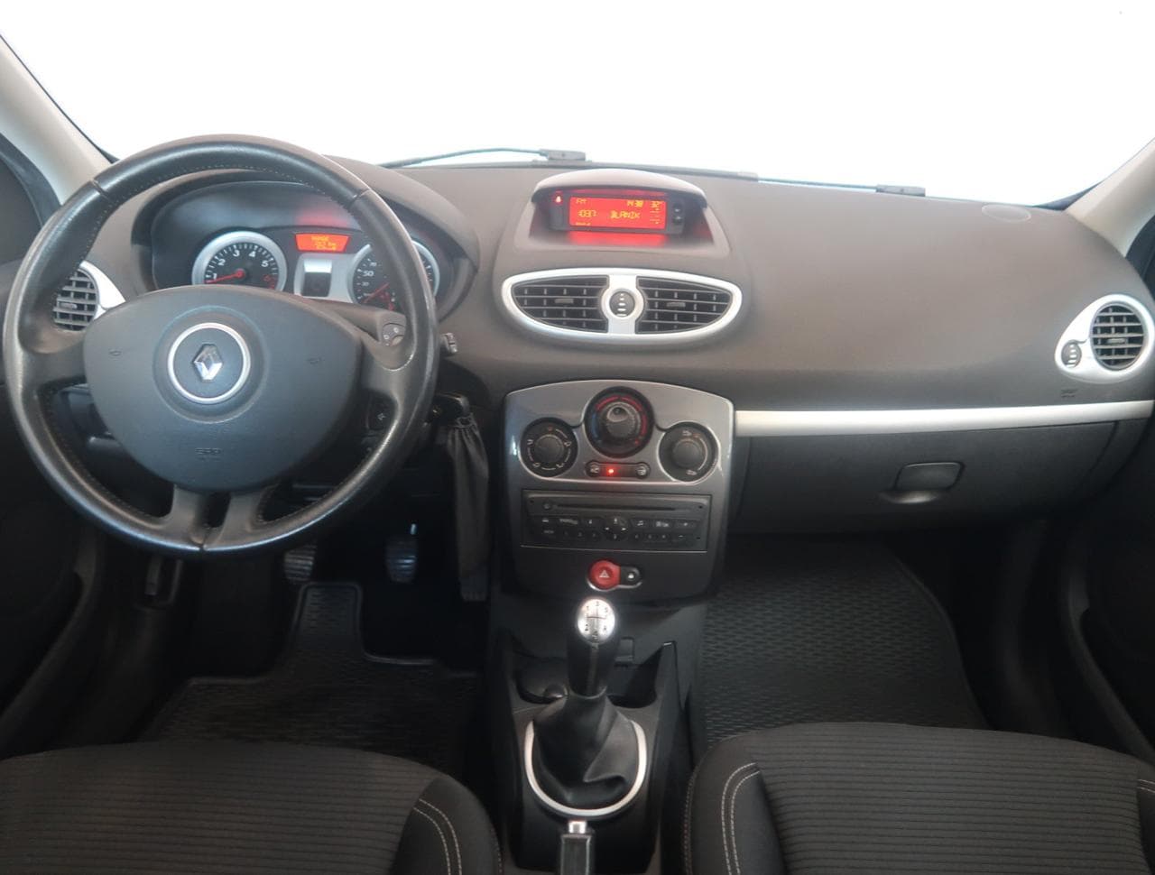 2013 Renault CLIO - 10