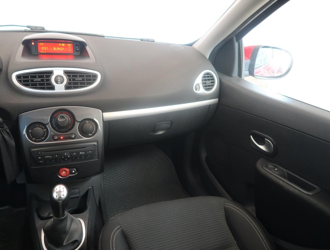 2013 Renault CLIO - 11