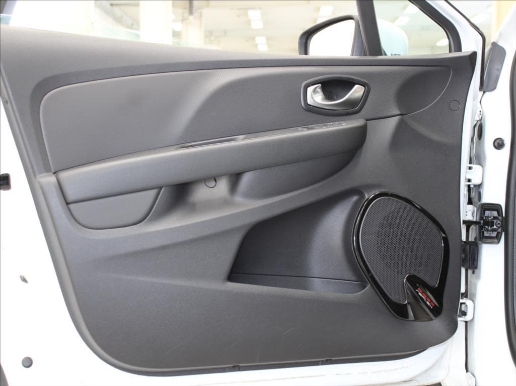 2017 Renault CLIO - 11