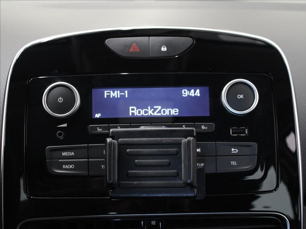 2017 Renault CLIO - 16
