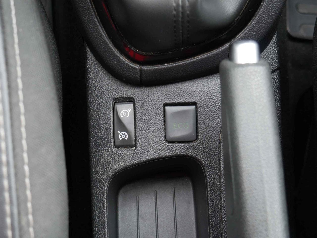 2016 Renault CLIO - 31