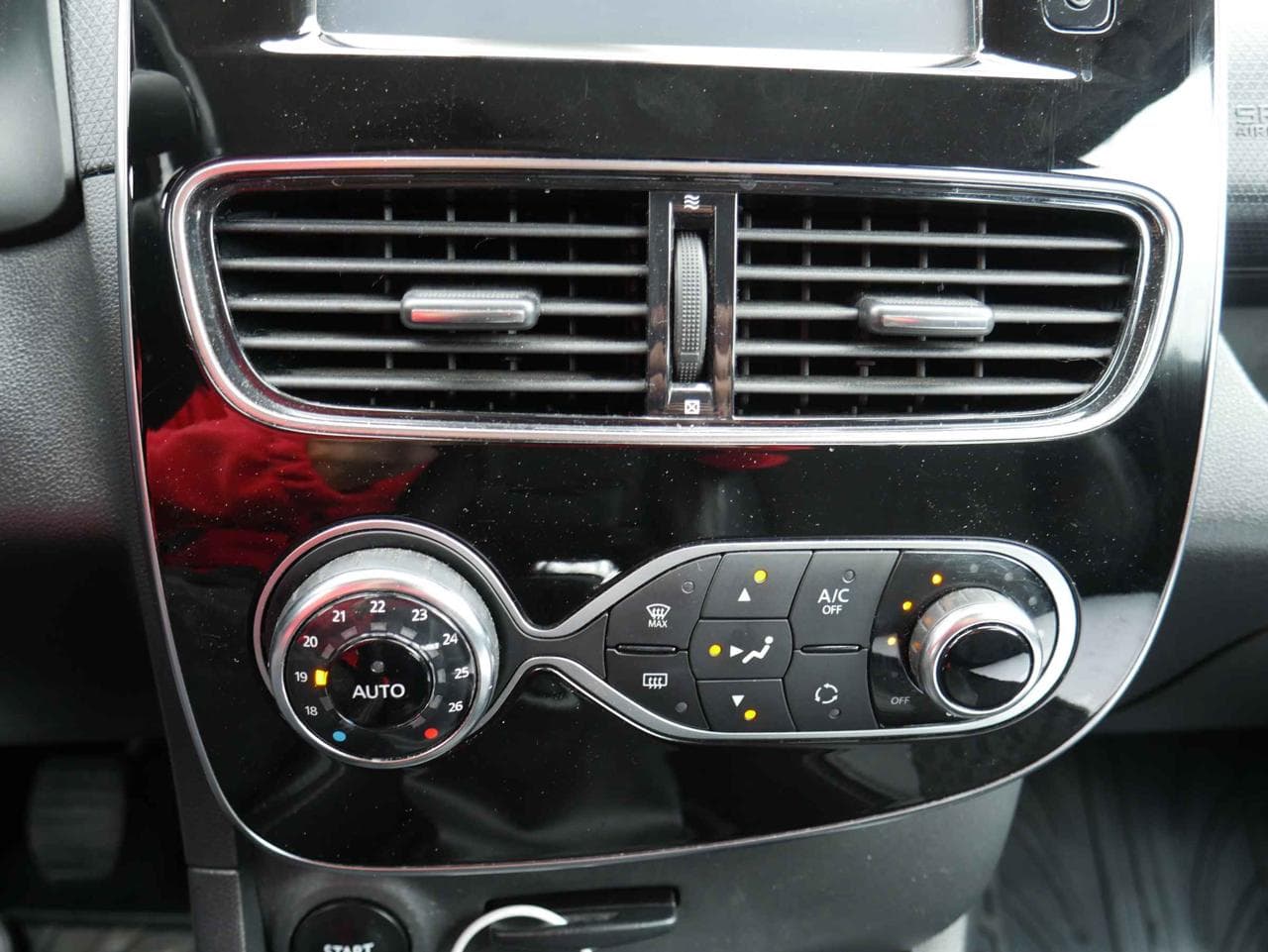 2016 Renault CLIO - 29