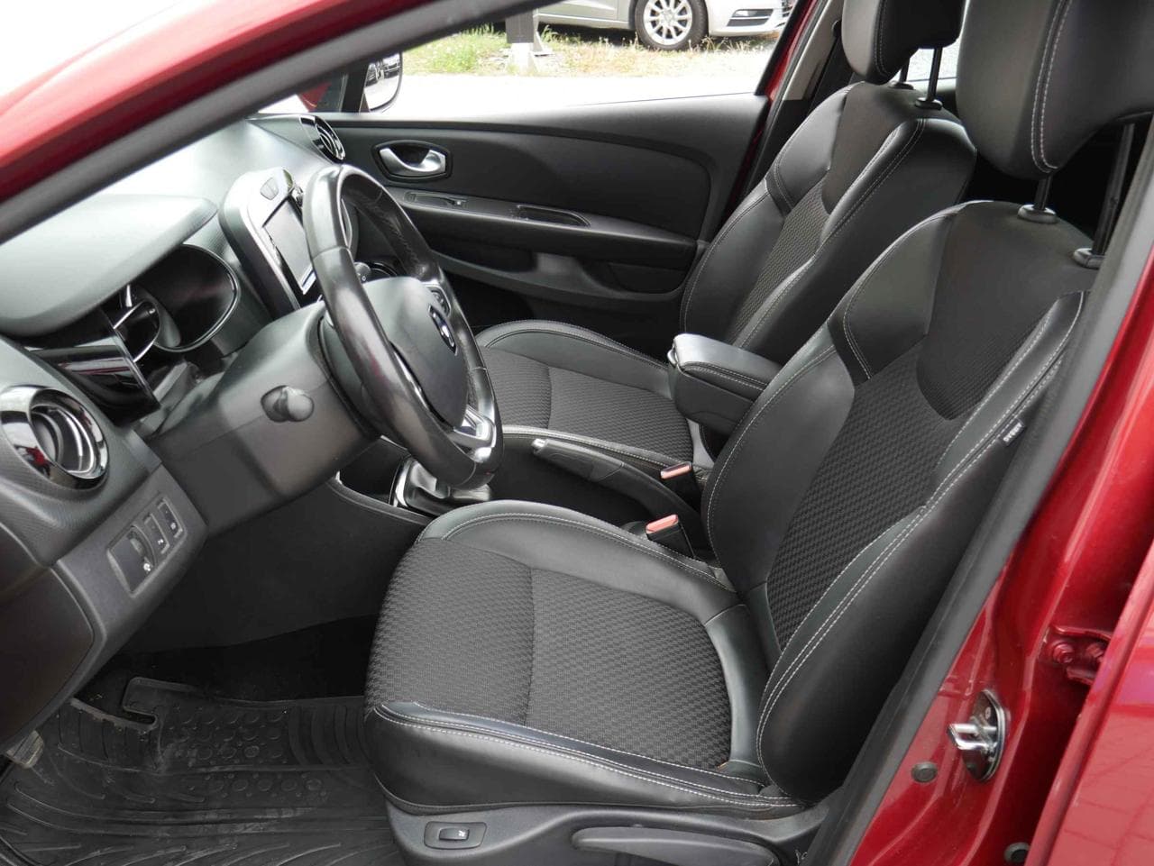 2016 Renault CLIO - 14