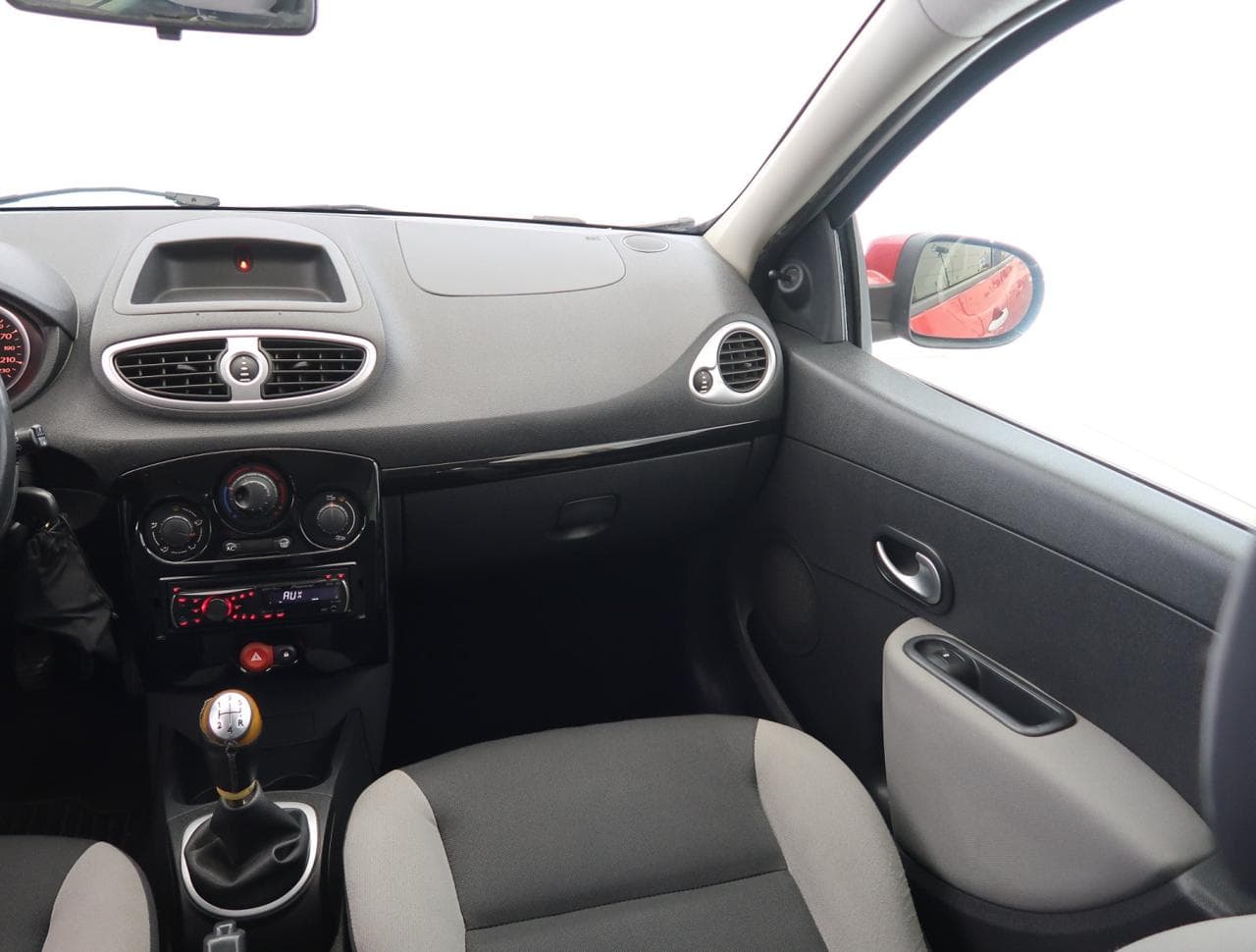 2010 Renault CLIO - 11