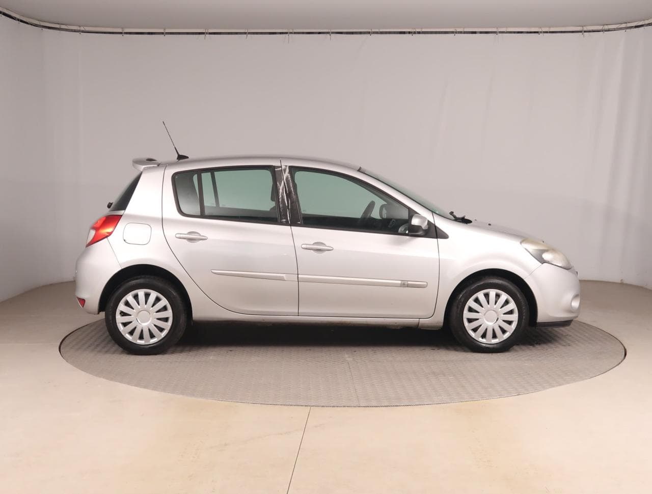 2009 Renault CLIO - 12