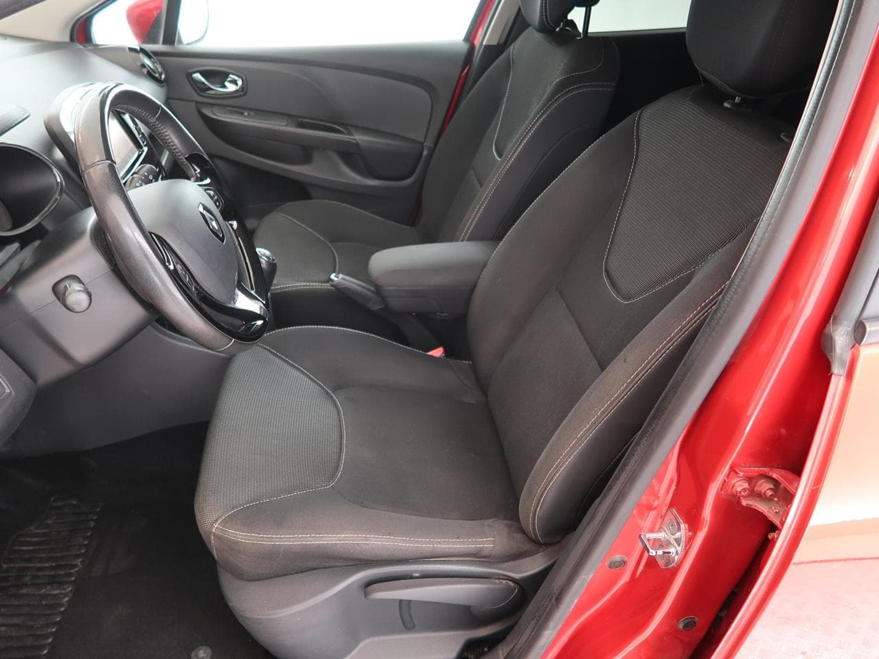 2014 Renault CLIO - 25