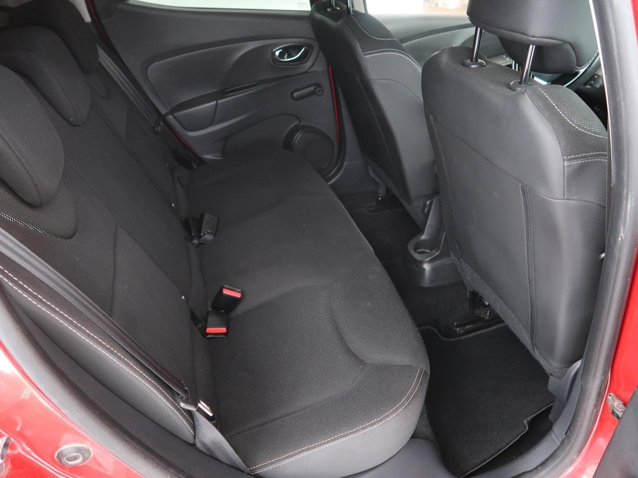2014 Renault CLIO - 19