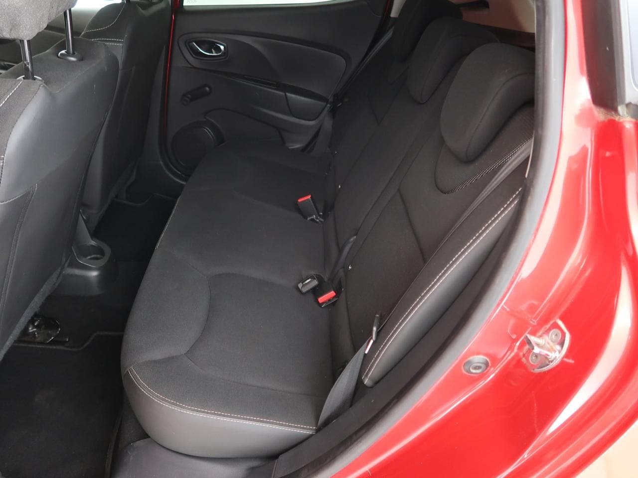 2014 Renault CLIO - 23