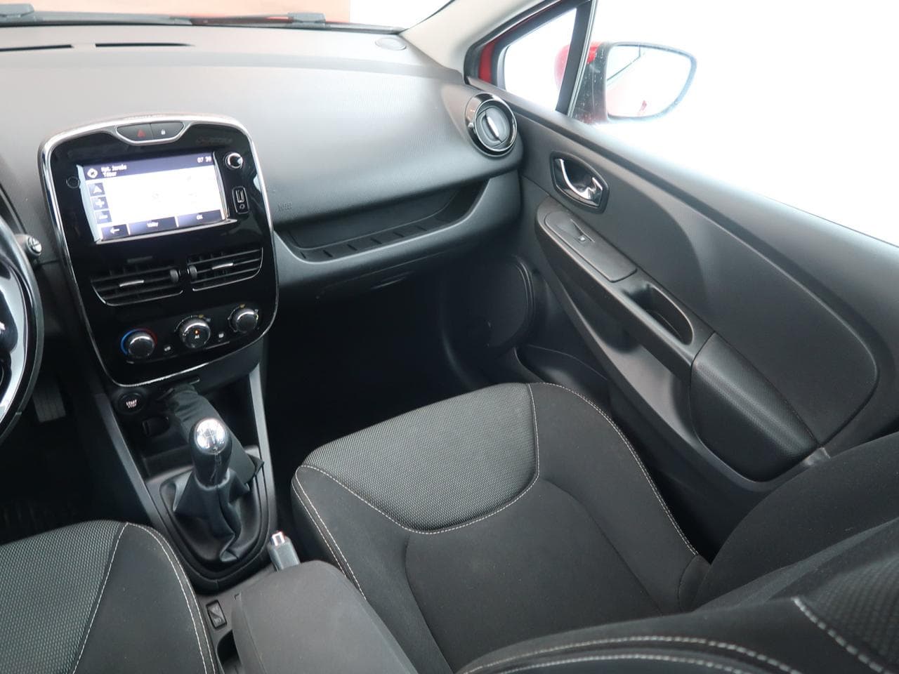 2014 Renault CLIO - 16