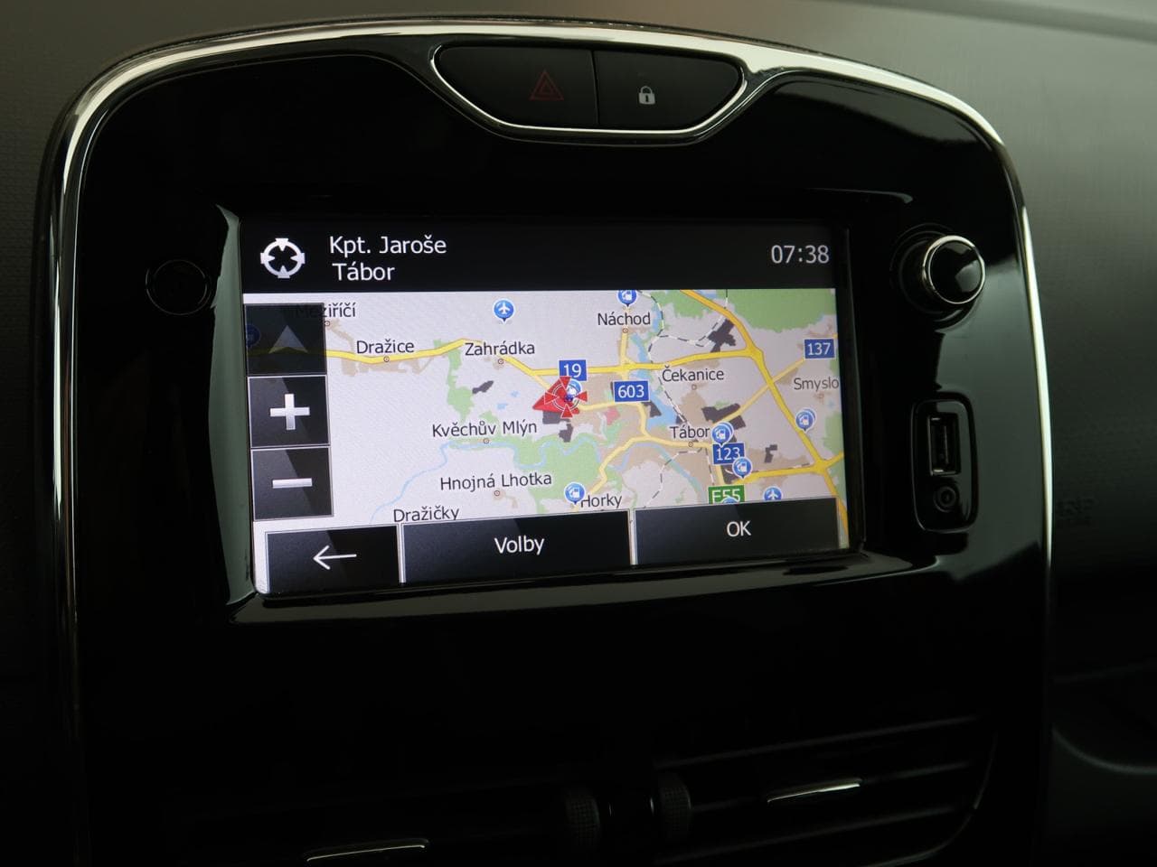 2014 Renault CLIO - 31