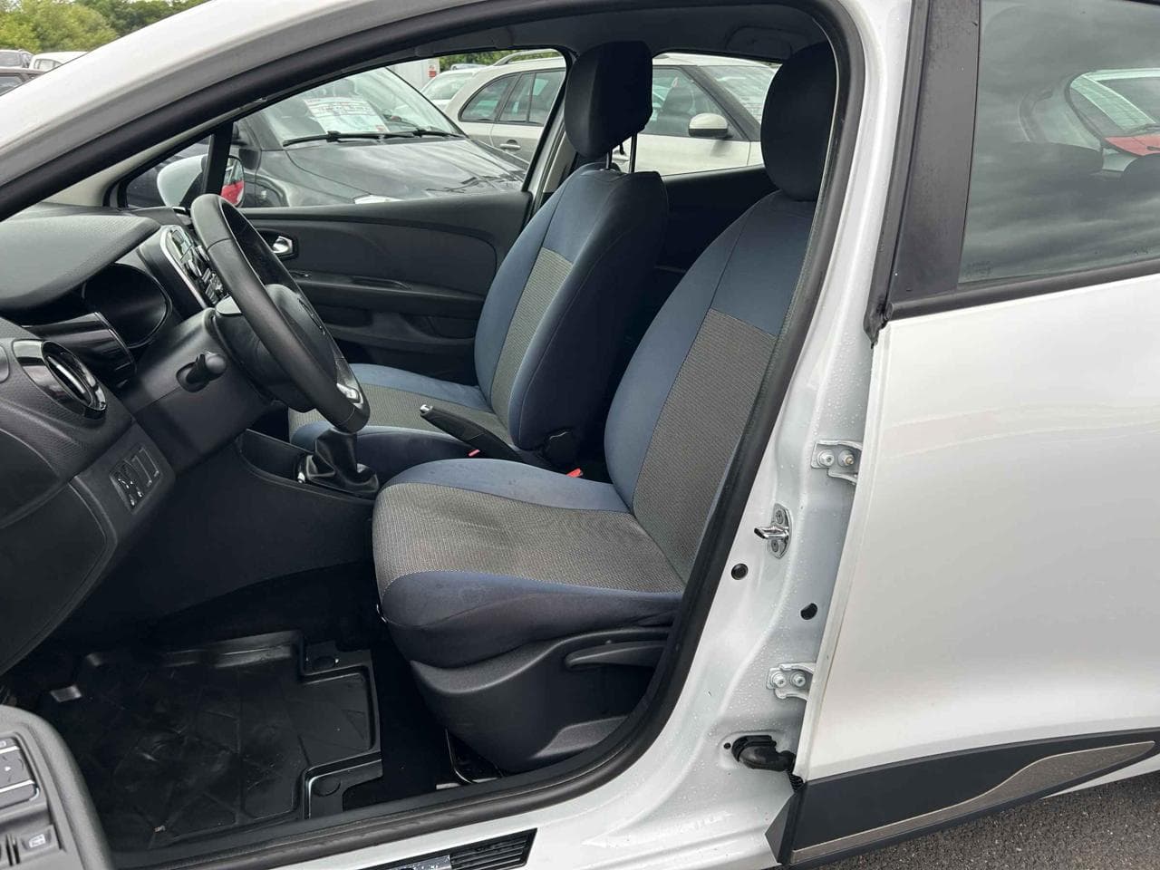 2016 Renault CLIO - 14