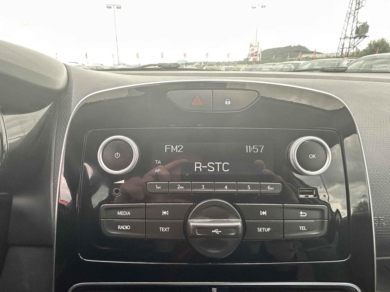 2016 Renault CLIO - 23