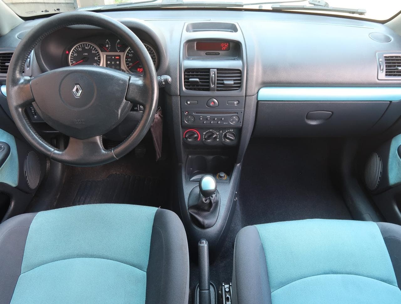 2002 Renault CLIO - 16