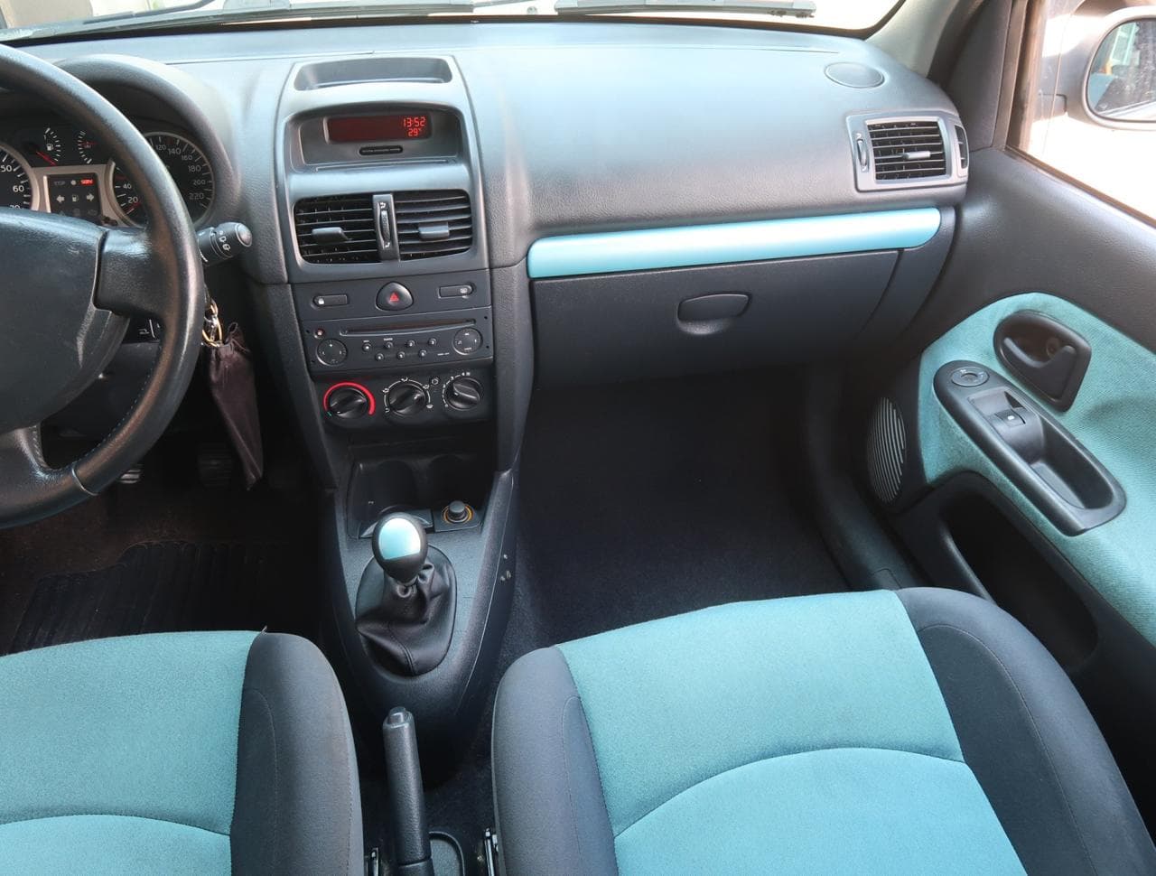 2002 Renault CLIO - 18