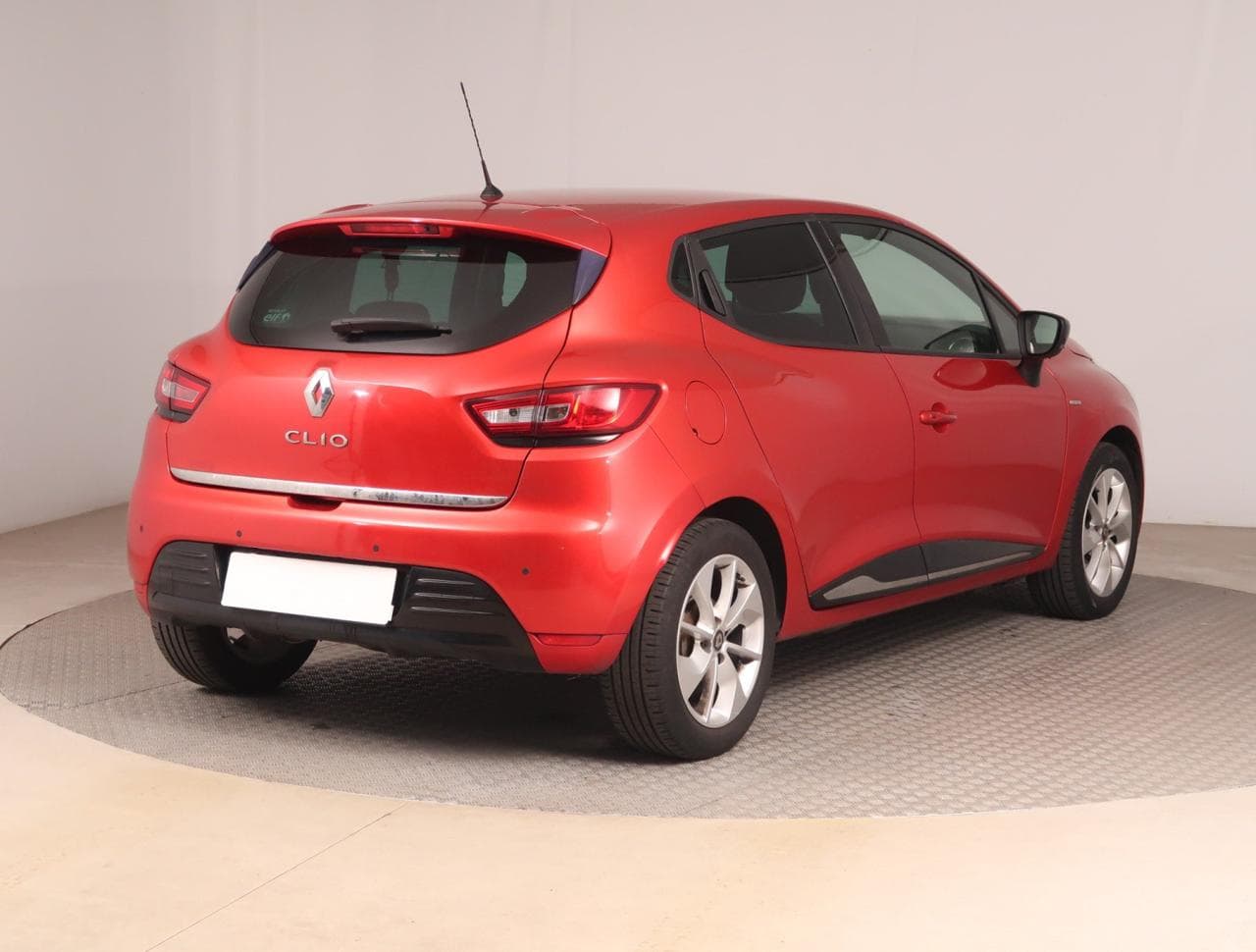 2018 Renault CLIO - 11
