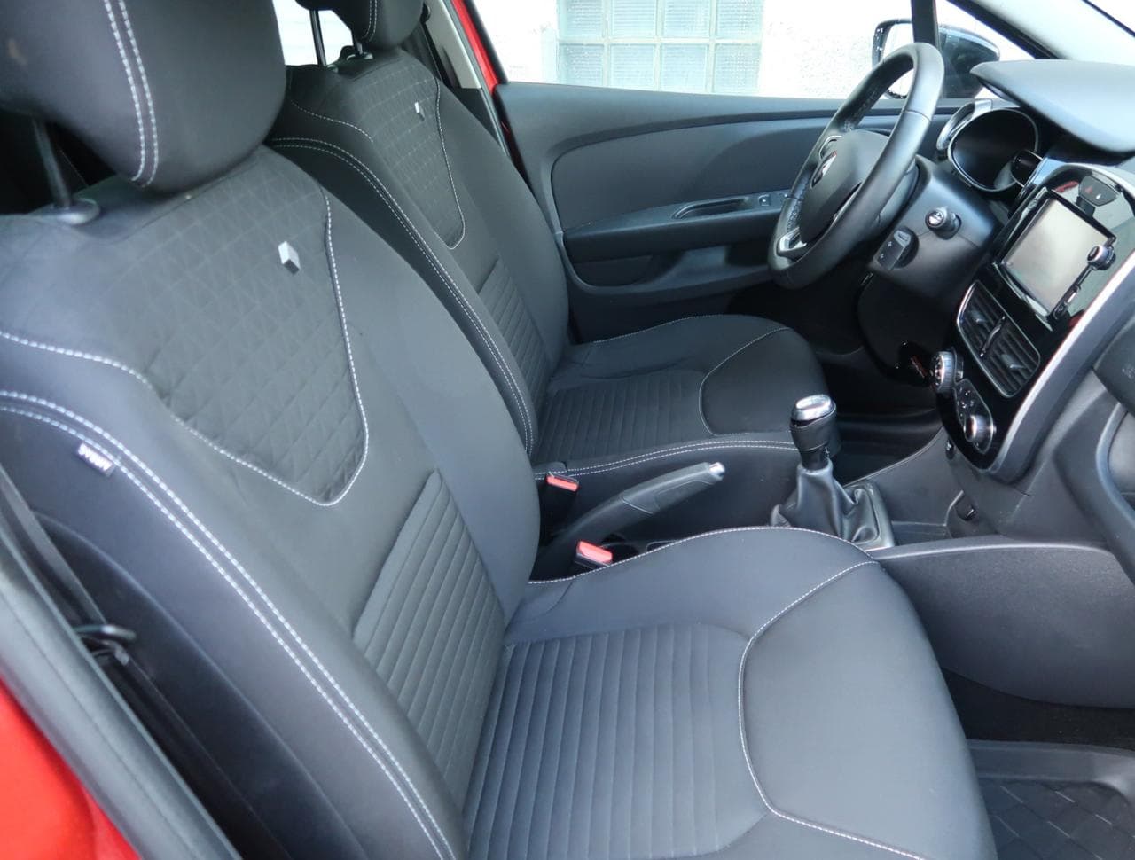 2018 Renault CLIO - 21