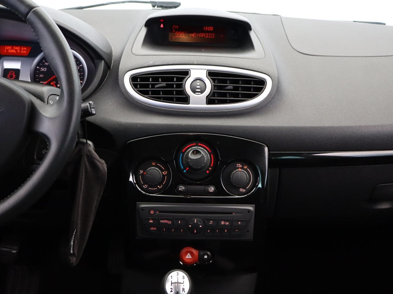 2010 Renault CLIO - 24
