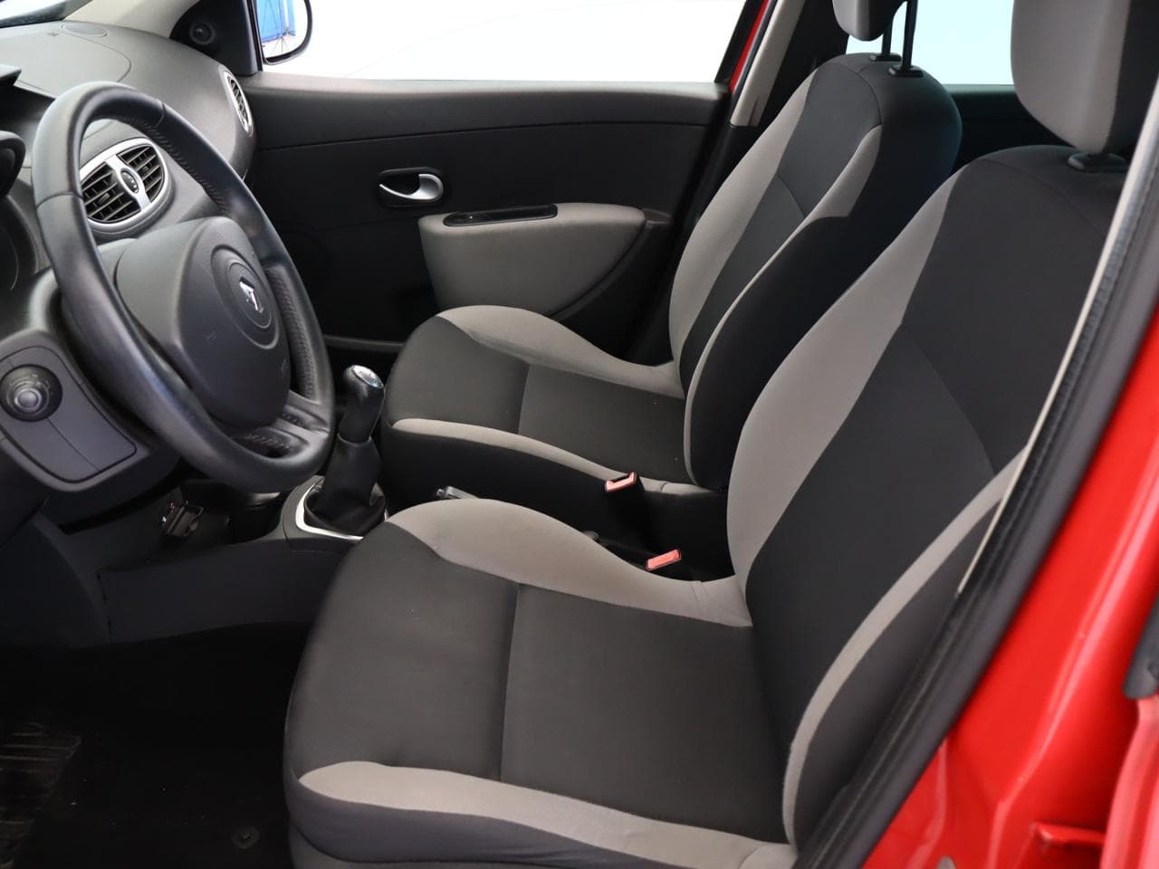 2010 Renault CLIO - 20