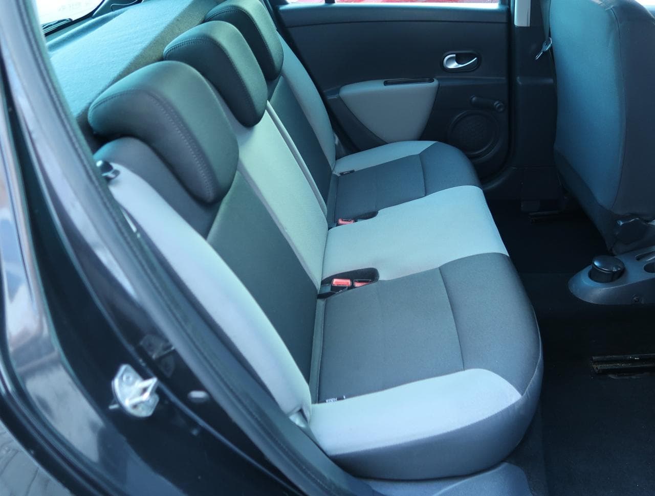 2011 Renault CLIO - 20