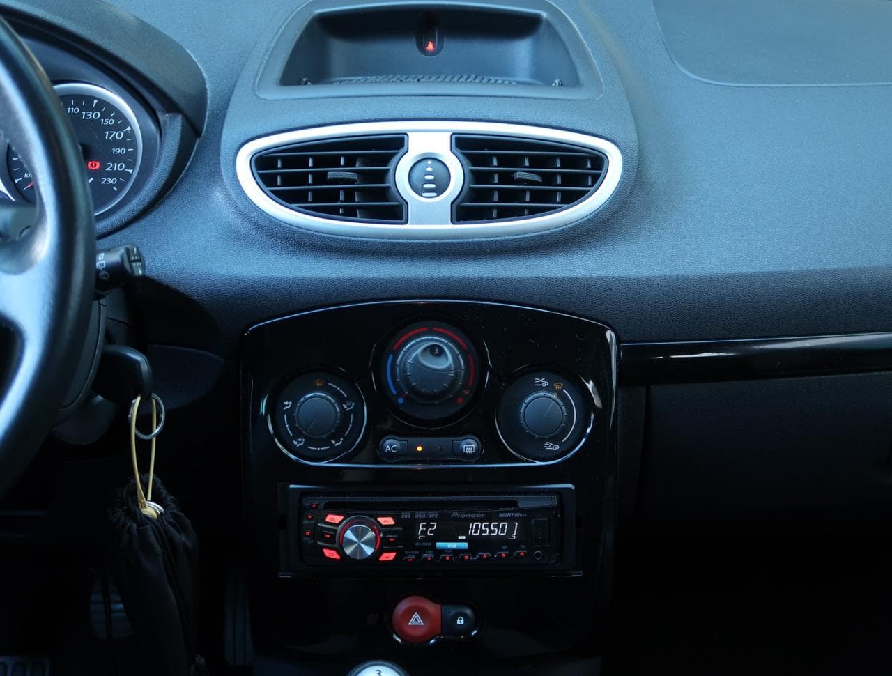 2011 Renault CLIO - 29