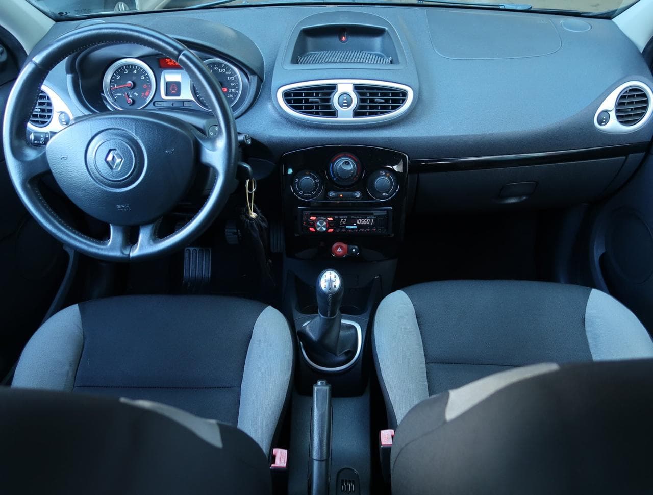 2011 Renault CLIO - 15