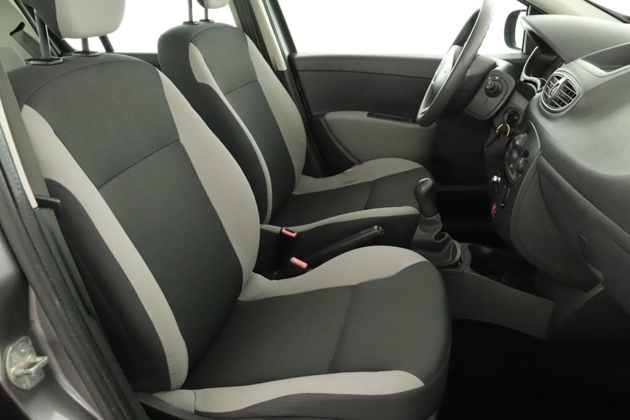 2009 Renault CLIO - 29
